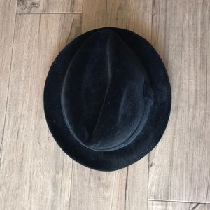 Saks Fifth Avenue black vintage hat